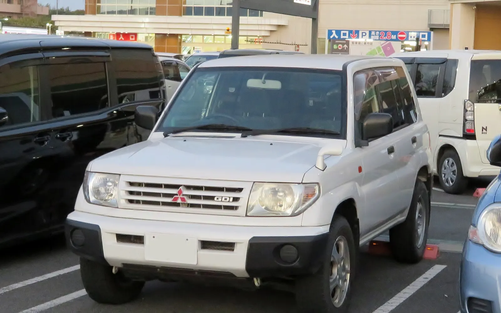 Mitsubishi Pajero iO, 2005–2007